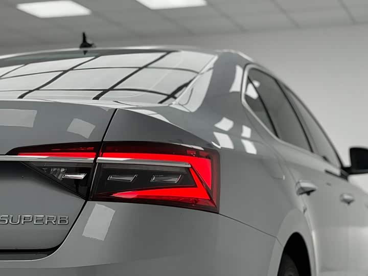 Skoda Superb, 2023 — фото 9 из 9