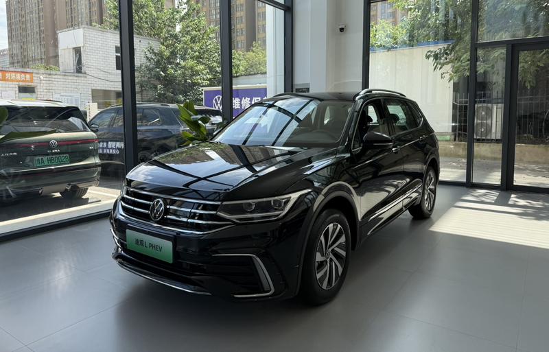 Volkswagen Tiguan L Hybrid, 2025 — купить в Чебоксарах под ключ