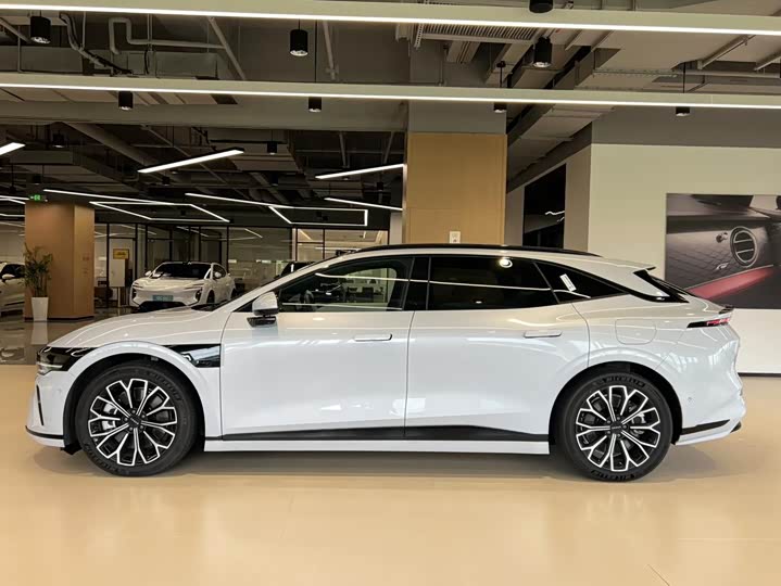 Zeekr 007 GT, 2025 — фото 3 из 9