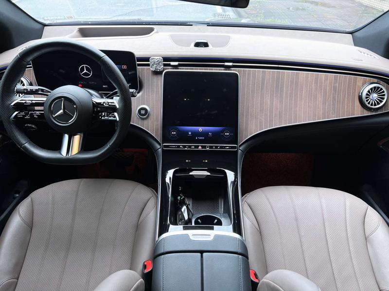 Mercedes-Benz EQE SUV, 2024 — фото 6 из 9