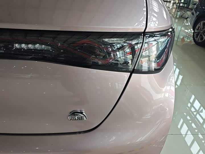 BYD Dolphin, 2023 — фото 8 из 9