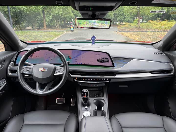 Cadillac XT4, 2023 — фото 7 из 9