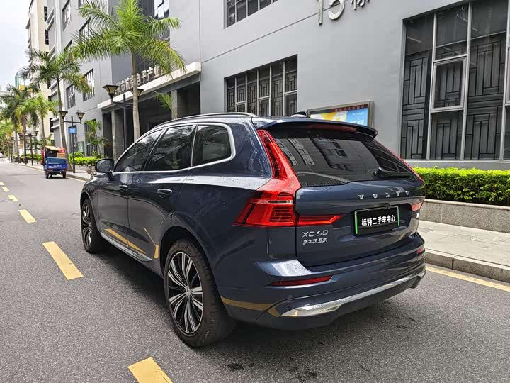 Volvo XC60 Hybrid, 2022 — фото 8 из 9