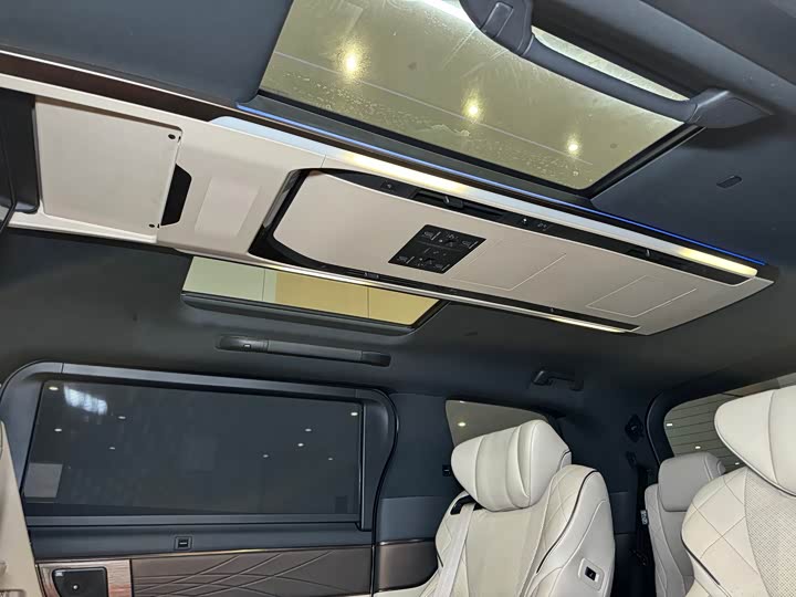 Toyota Vellfire, 2023 — фото 9 из 9