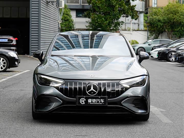Mercedes-Benz EQE AMG, 2024 — фото 2 из 9