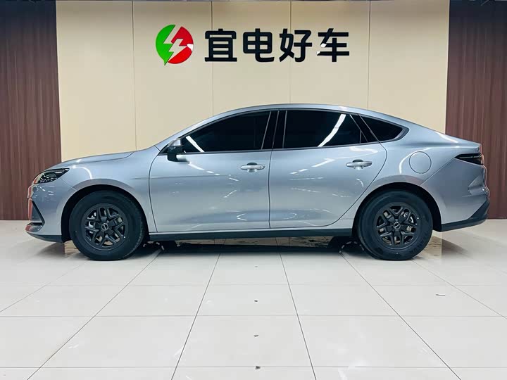 BYD Seal 05 DM-i Hybrid, 2025 — фото 4 из 9