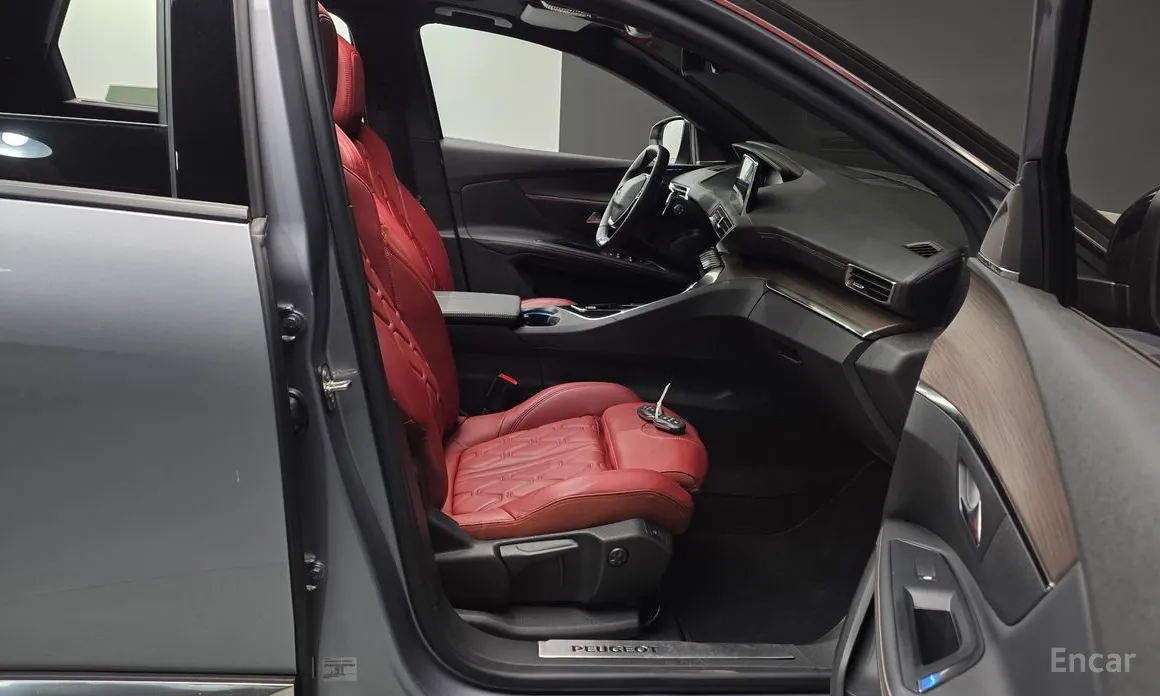 Peugeot 5008, 2024 — фото 11 из 12