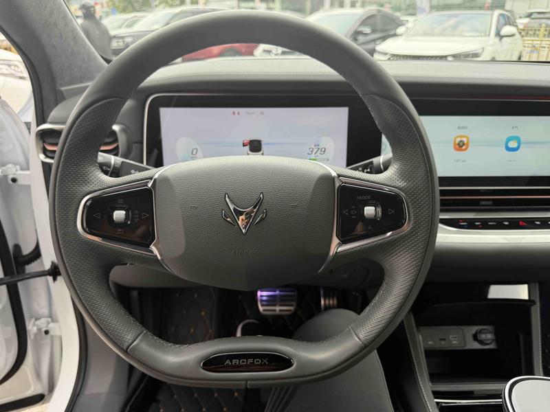BAIC Arcfox Alpha S, 2022 — фото 8 из 12