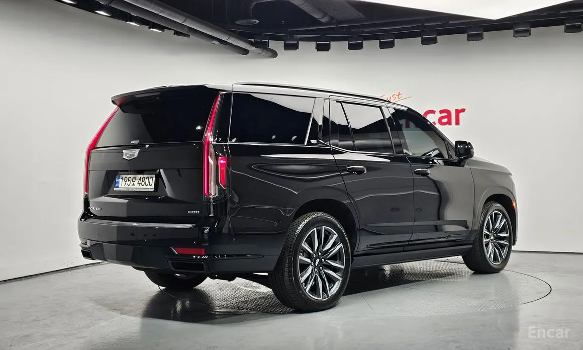 Cadillac Escalade, 2022 — фото 2 из 12