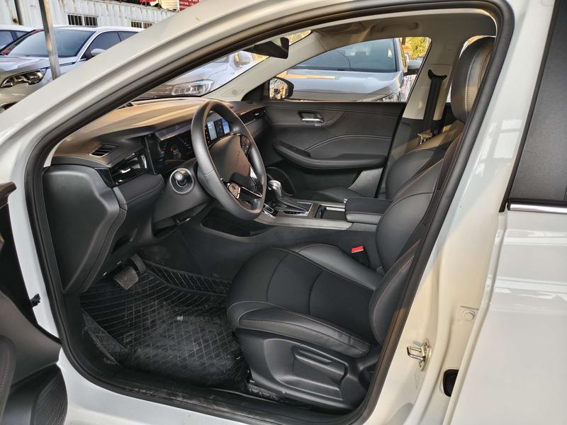 Roewe i5, 2025 — фото 9 из 11