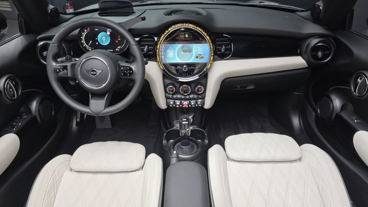 Mini Cooper Convertible, 2023 — фото 7 из 12