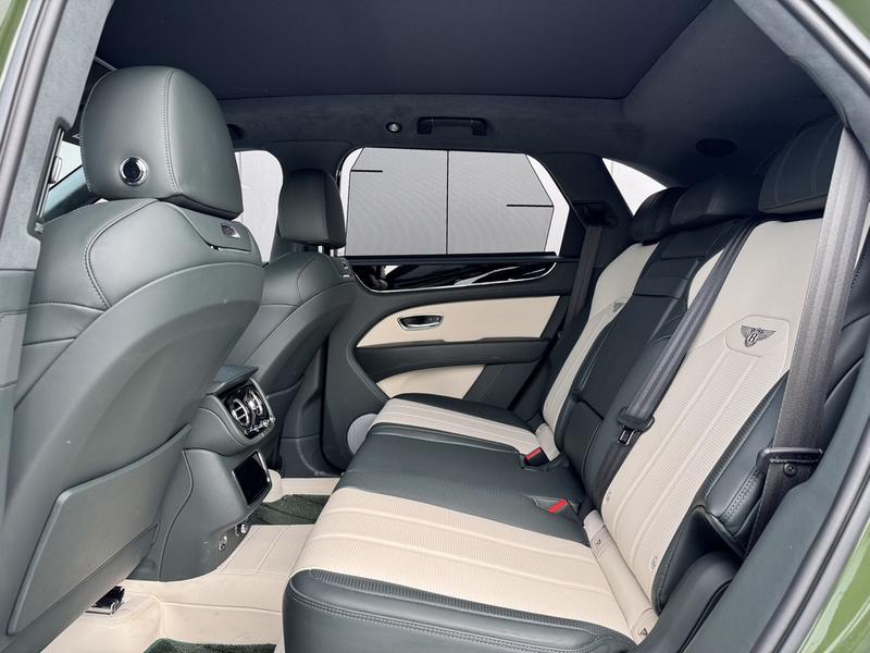 Bentley Bentayga, 2023 — фото 12 из 12
