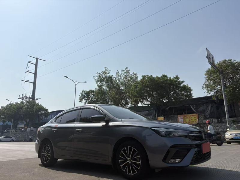 Roewe i5, 2022 — фото 3 из 10