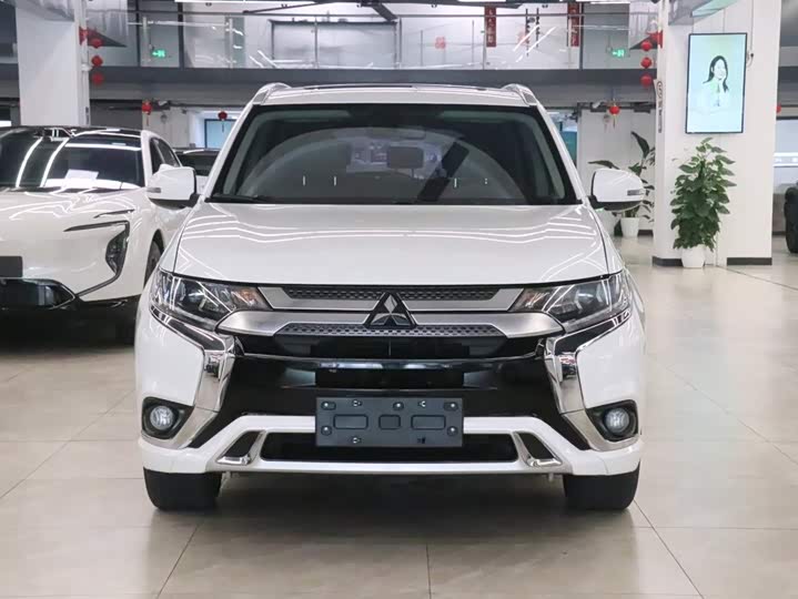 Mitsubishi Outlander, 2021 — фото 2 из 9