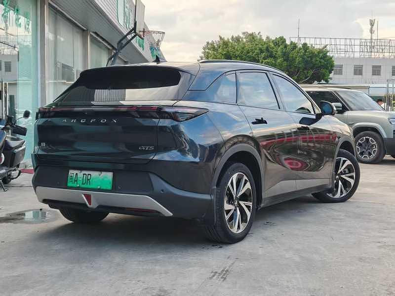 BAIC Arcfox Alpha T5, 2024 — фото 5 из 9