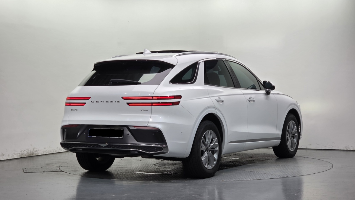 Genesis GV70, 2024 — фото 2 из 12