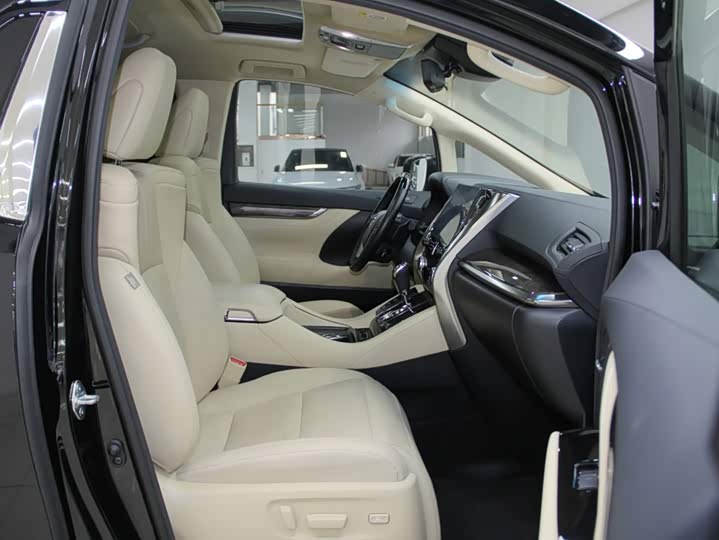 Toyota Alphard, 2022 — фото 9 из 9