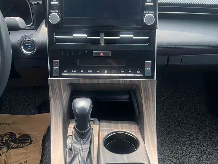 Toyota Avalon, 2021 — фото 7 из 9