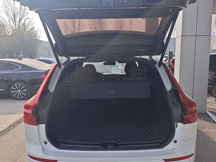 Volvo XC60 Hybrid, 2023 — фото 9 из 9