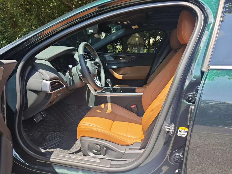 Jaguar XE L, 2023 — фото 10 из 12