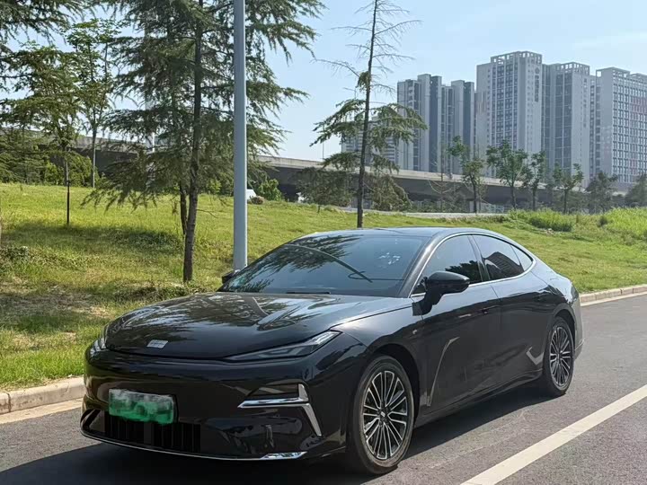 Geely Galaxy Starshine 8 EM-i, 2025 — купить в Санкт-Петербурге под ключ