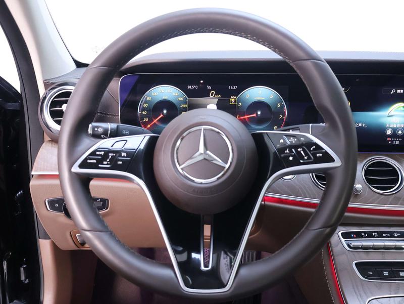 Mercedes-Benz E-Class, 2023 — фото 12 из 12