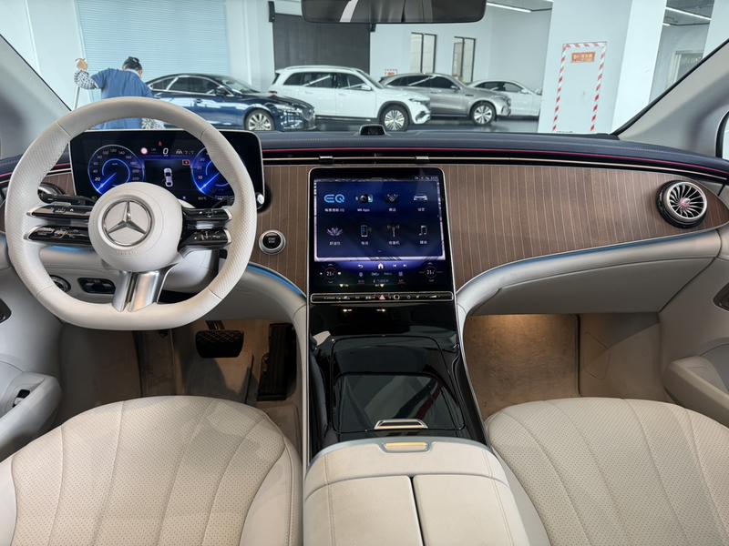Mercedes-Benz EQE, 2025 — фото 7 из 12