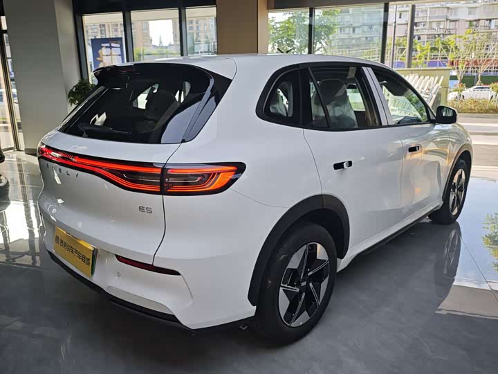 Geely Galaxy E5, 2026 — фото 4 из 9