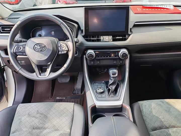 Toyota RAV4, 2022 — фото 6 из 9