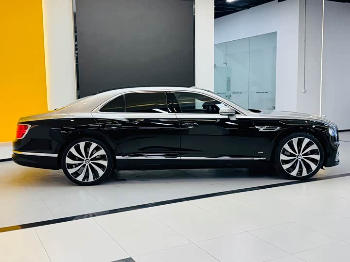 Bentley Flying Spur, 2022 — фото 5 из 9
