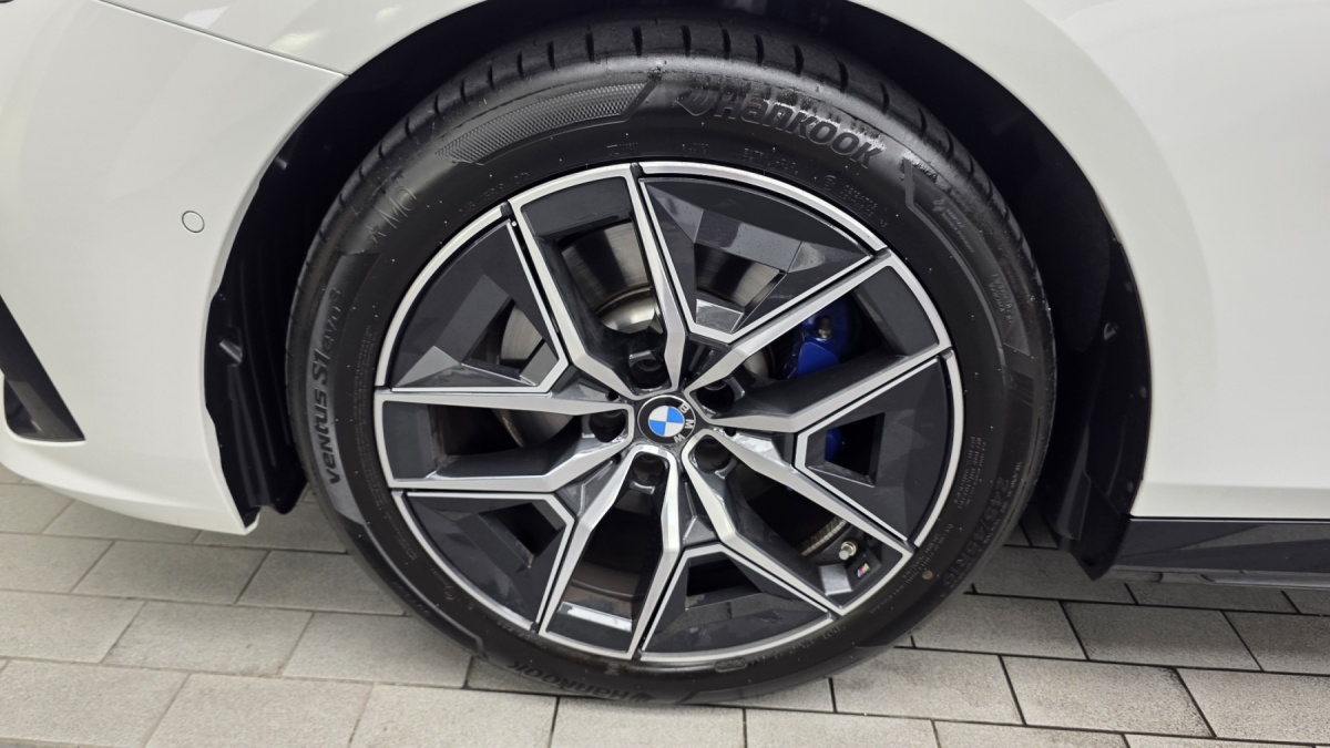 BMW 5 Series, 2025 — фото 5 из 12
