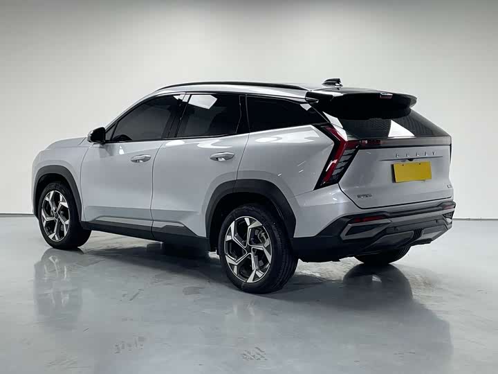 Geely Atlas L, 2023 — фото 5 из 9