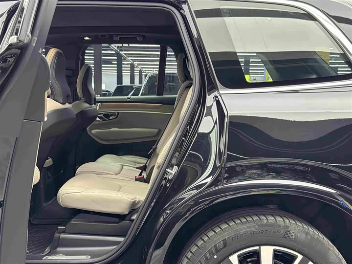 Volvo XC90 Hybrid, 2024 — фото 7 из 9