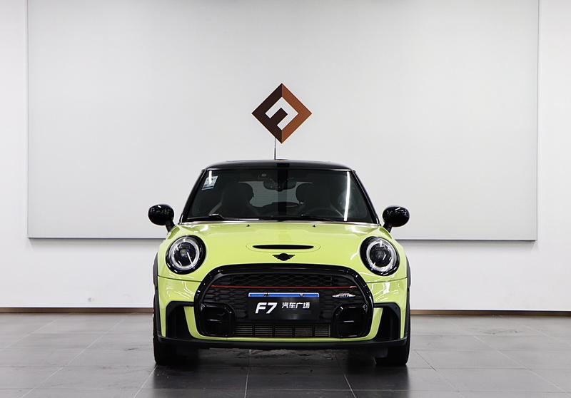 Mini Mini JCW, 2022 — фото 2 из 12