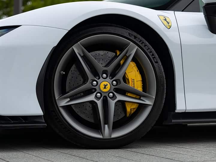 Ferrari SF90, 2022 — фото 8 из 9
