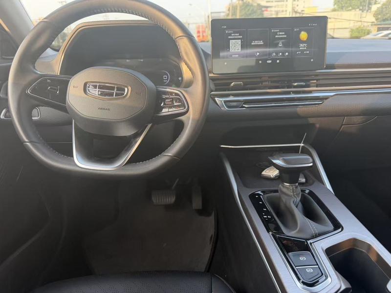 Geely Emgrand, 2022 — фото 7 из 10