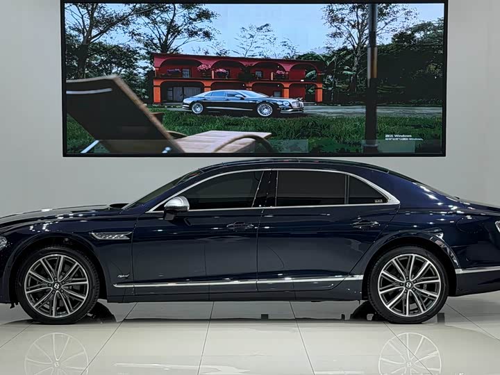Bentley Flying Spur Hybrid, 2022 — фото 3 из 9