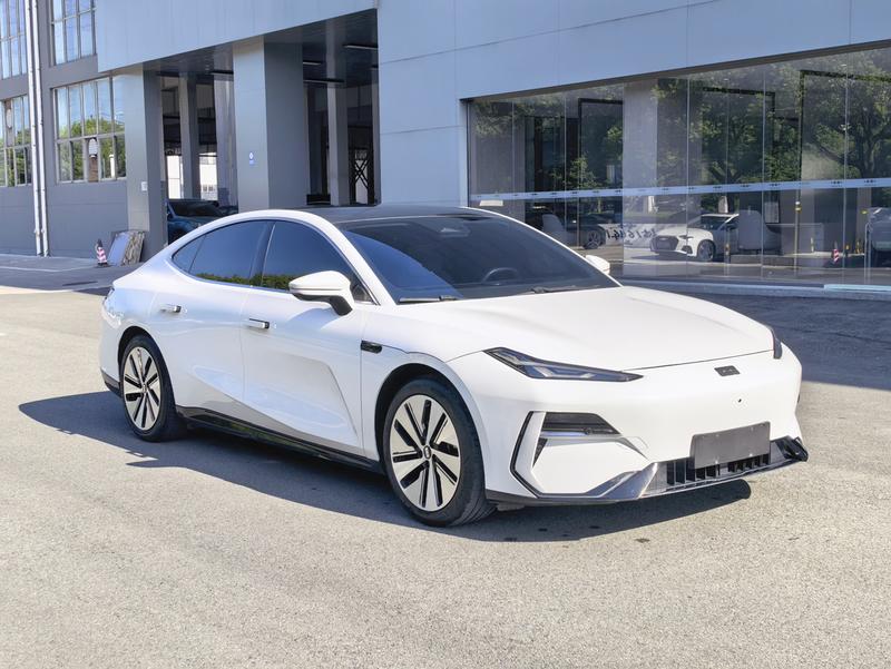 Geely Galaxy E8, 2024 — фото 3 из 12