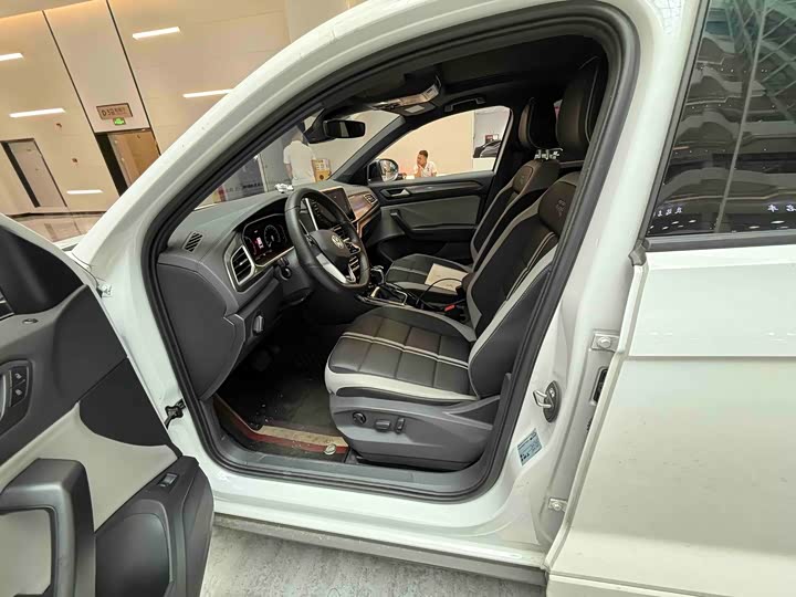 Volkswagen T-Roc, 2025 — фото 4 из 5