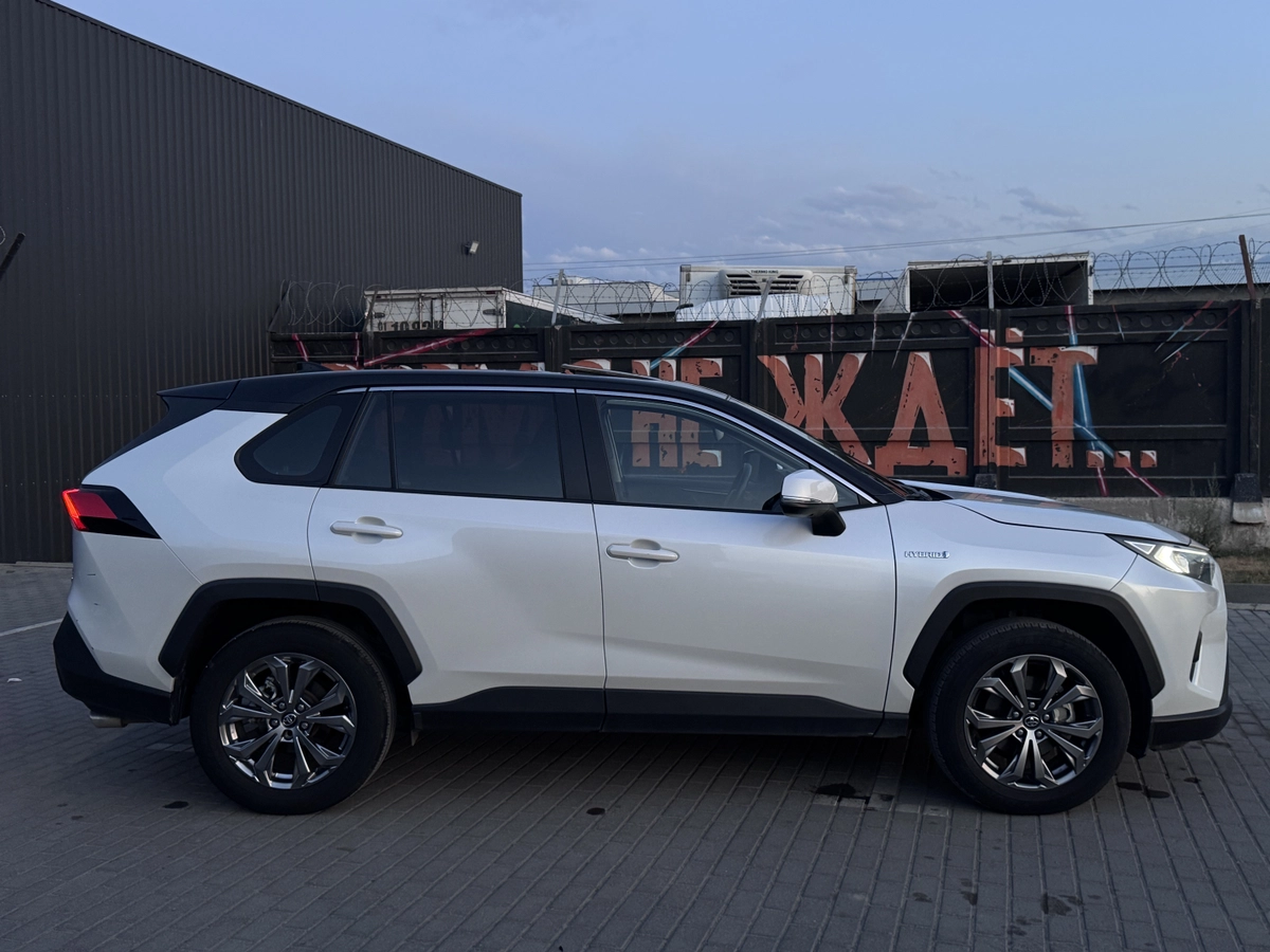 Toyota Rav4, 2023 — фото 5 из 7