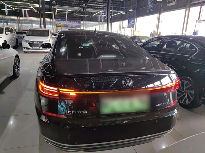 Volkswagen Passat Hybrid, 2023 — фото 4 из 9