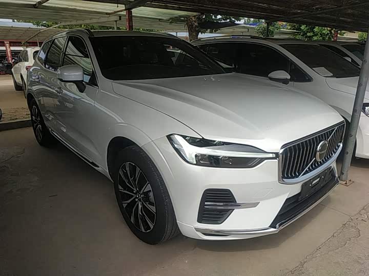 Volvo XC60, 2023 — фото 4 из 9