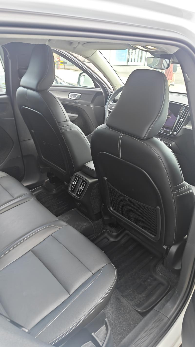 Volvo XC40, 2024 — фото 7 из 8