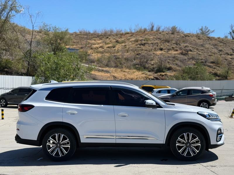 Chery Tiggo 8, 2022 — фото 7 из 12