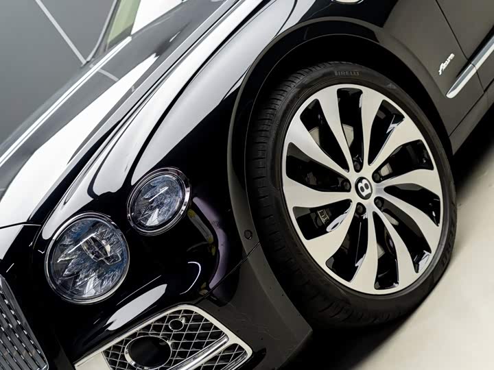 Bentley Flying Spur, 2023 — фото 3 из 9