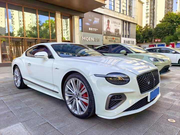 Bentley Continental GT Hybrid, 2025 — фото 3 из 7