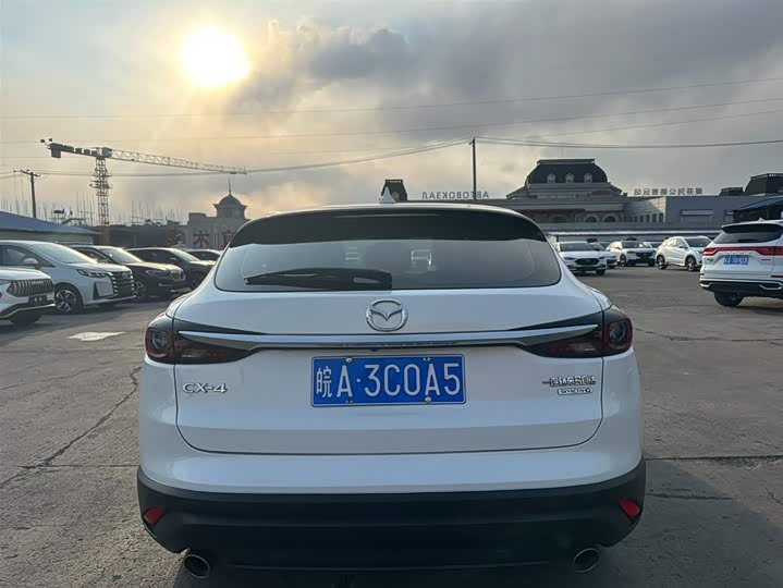 Mazda CX-4, 2023 — фото 5 из 9