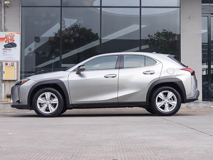 Lexus UX, 2022 — фото 4 из 9