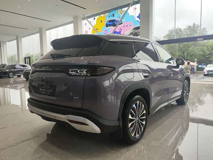 BYD Song Ultra EV, 2025 — фото 5 из 9