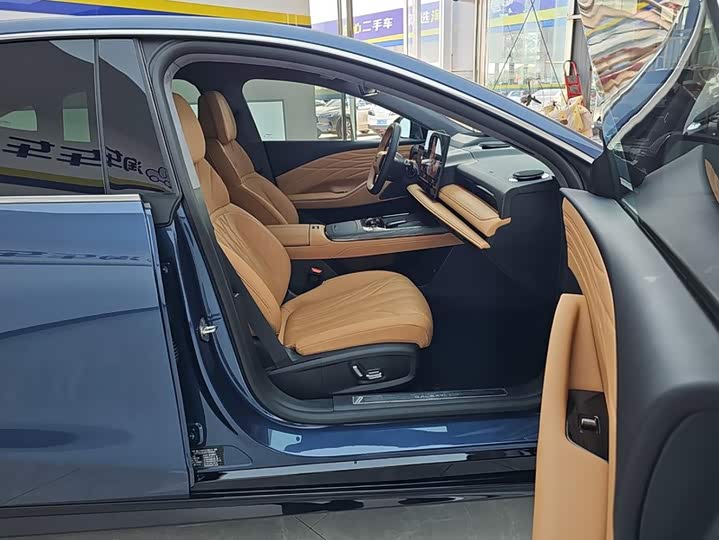 Geely Galaxy Starshine 8 EM-i, 2025 — фото 8 из 9